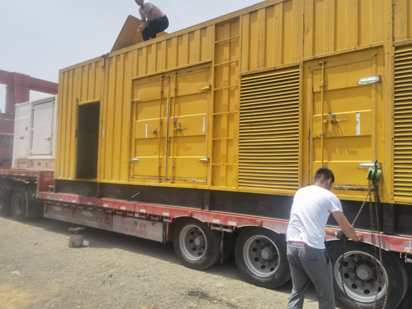 津南除了负载情况和发动机维护，还有哪些因素会影响 200kw 柴油发电机的油耗？
