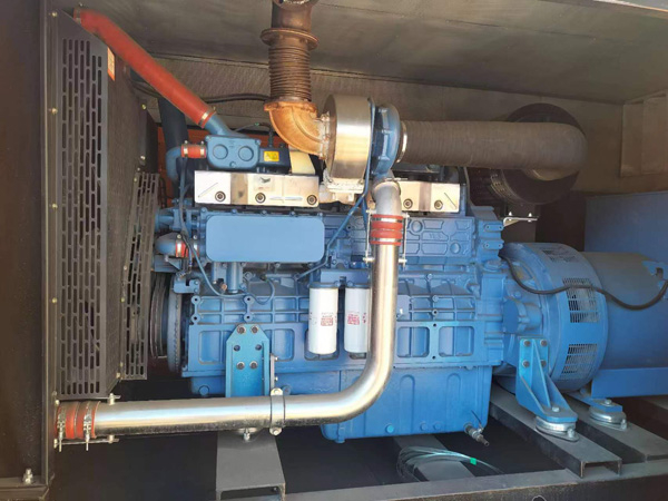 津南燃油消耗率与进气温度的具体关系是什么？