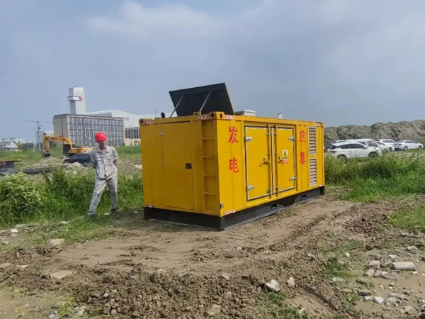 津南200KW柴油发电机机组每小时的油耗量受哪些因素影响？